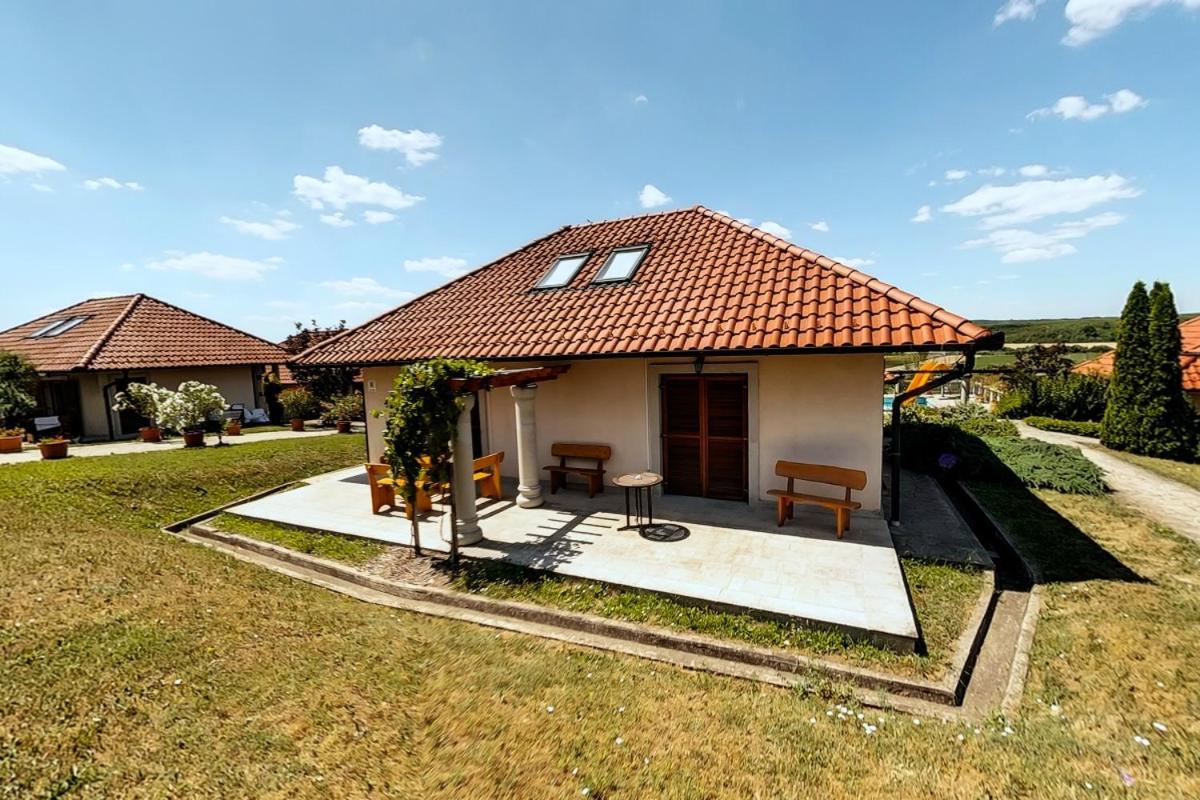 Demjén Egri Korona Borhaz Es Wellness Hotel מראה חיצוני תמונה
