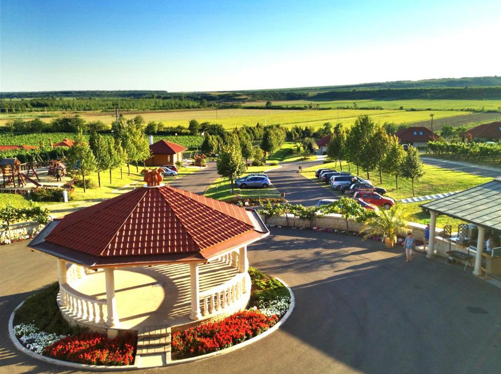 Demjén Egri Korona Borhaz Es Wellness Hotel מראה חיצוני תמונה