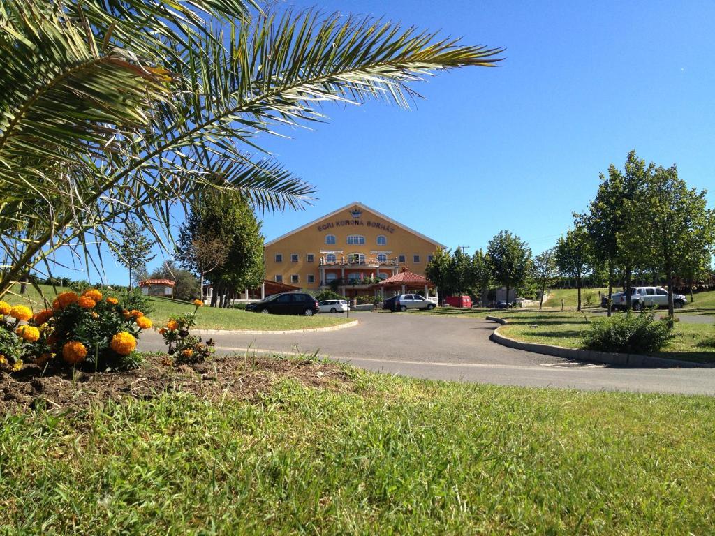 Demjén Egri Korona Borhaz Es Wellness Hotel מראה חיצוני תמונה