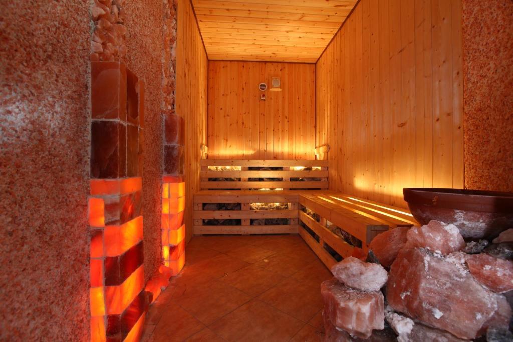 Demjén Egri Korona Borhaz Es Wellness Hotel מראה חיצוני תמונה